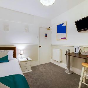 Single Room Private External Bathroom